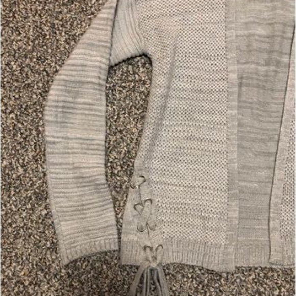 New Girls Size L 10/12 Gray Sweater - Picture 2 of 3